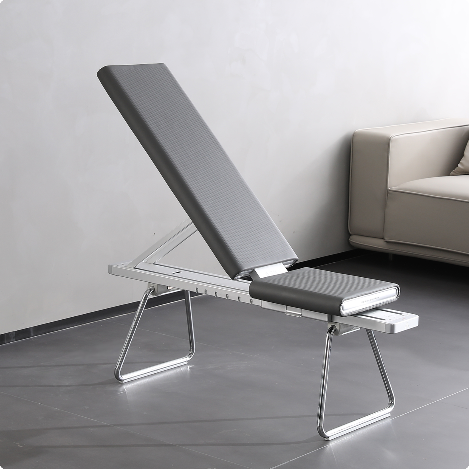 AEKE Fitness Bench B1 – versatile, heavy-duty fitness bench for strength, cardio, and functional home workouts.